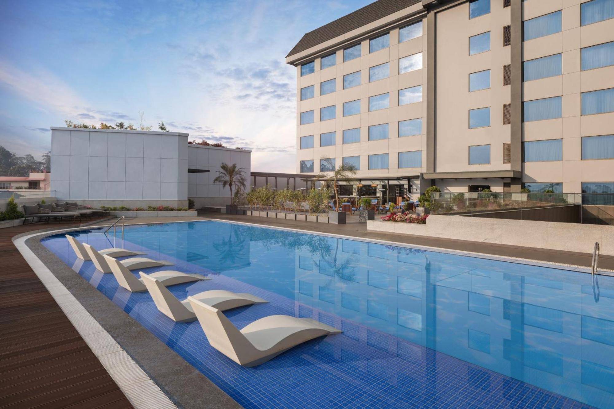 Courtyard By Marriott Shillong Hotel Kültér fotó